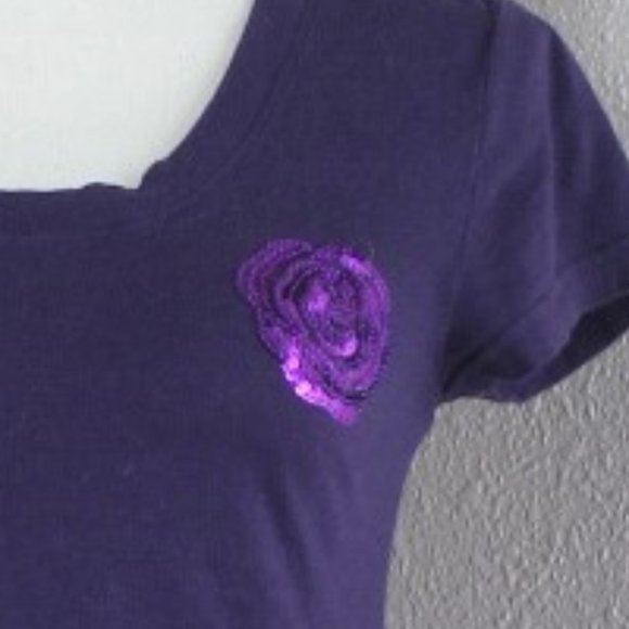 GAP Sequin Embellished T-shirt NWOT - Picture 1 of 5